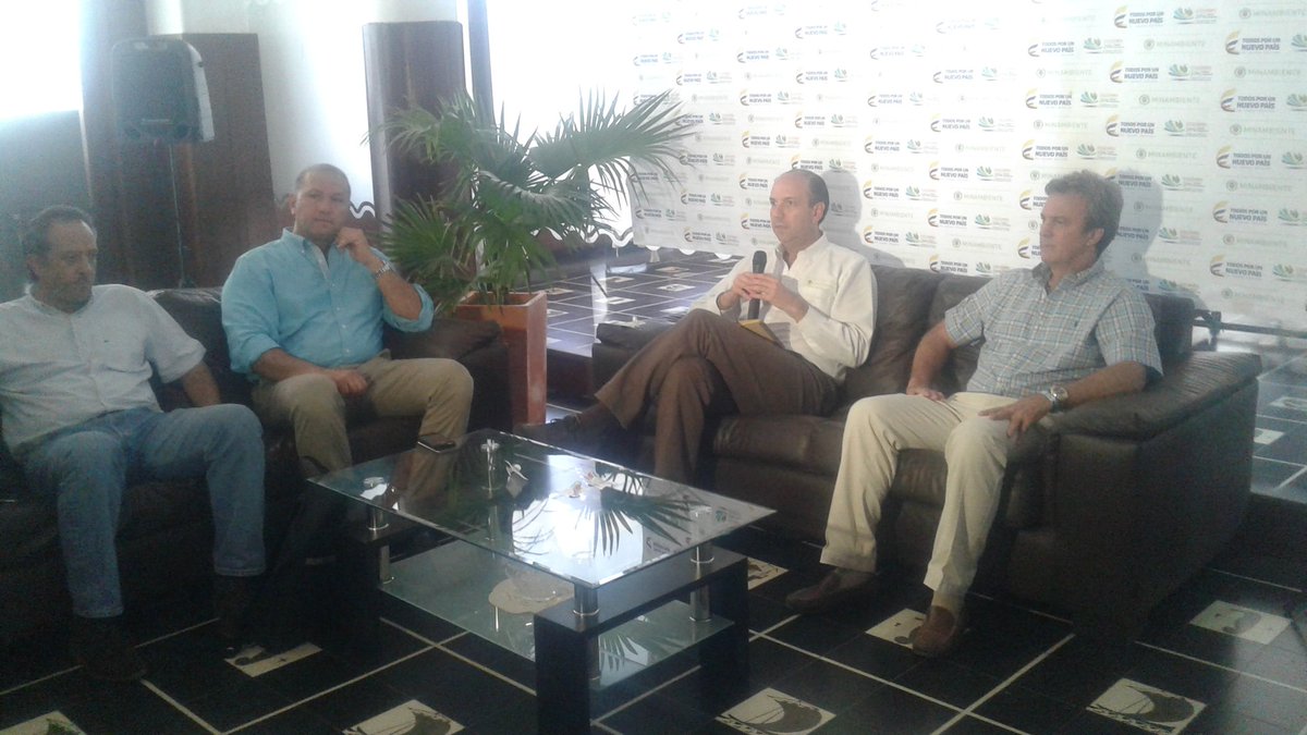 CORPAMAG's tweet photo. Inicia rueda de prensa Ministro @GabrielVallejoL en Santa Marta con presencia del Director Corpamag  @CorpamagDir https://t.co/YIz1bAYbnP