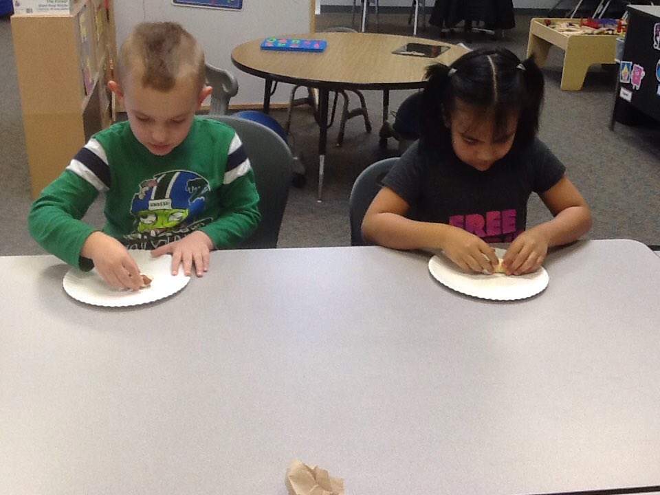 MrsMaltbyMRS's tweet photo. Today we made Pigs in a Blanket and read Pigs to the Rescue. @MillsRiverSch #THEplacetobe #CookingAndLearning https://t.co/khBnTYoouk