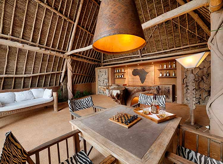 This #honeymoon itinerary blends adventure, luxury and privacy — in #Kenya! ow.ly/YphYM @AlfajiriVillas