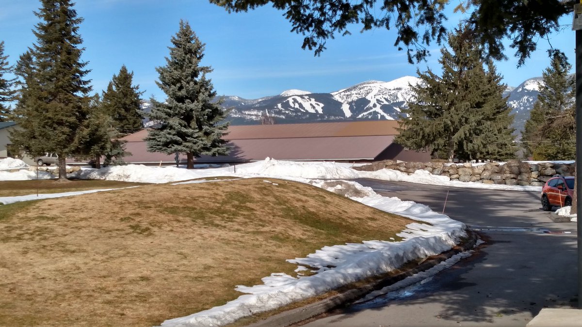 GolfWhitefish's tweet photo. Last weekend for Early Bird Season Passes! And look ... The snow is melting. It won't be long. https://t.co/UxpDrwjq2E