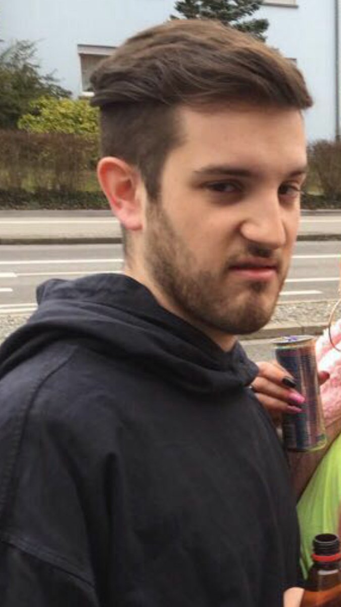 k3nnykiller's tweet photo. Ich finde mein Leben eher https://t.co/8KWr7Kav4S