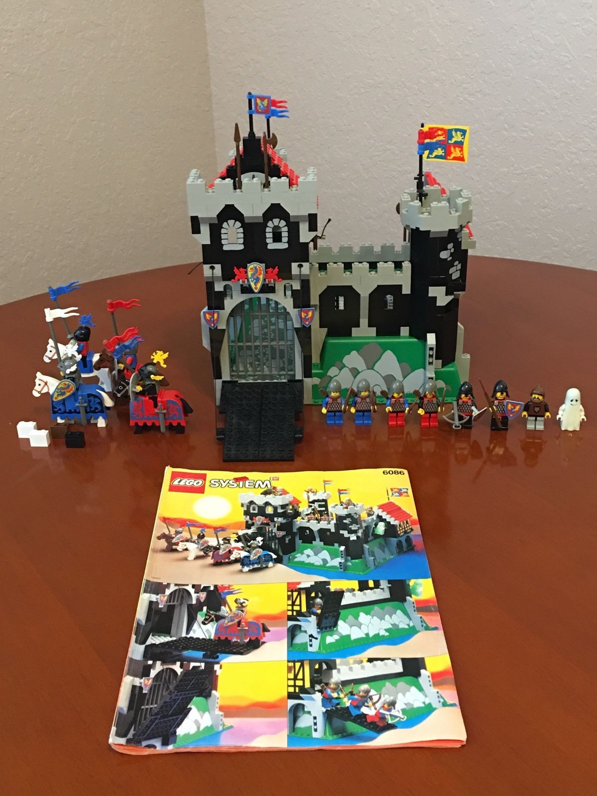 silke sælge læsning Ryan Walls on Twitter: "FOR SALE VINTAGE LEGO 6086 BLACK KNIGHT'S CASTLE # Lego #Knights #GameOfThrones #Minifigure https://t.co/Utt5D1YRFF  https://t.co/X2gQ9SE161" / Twitter