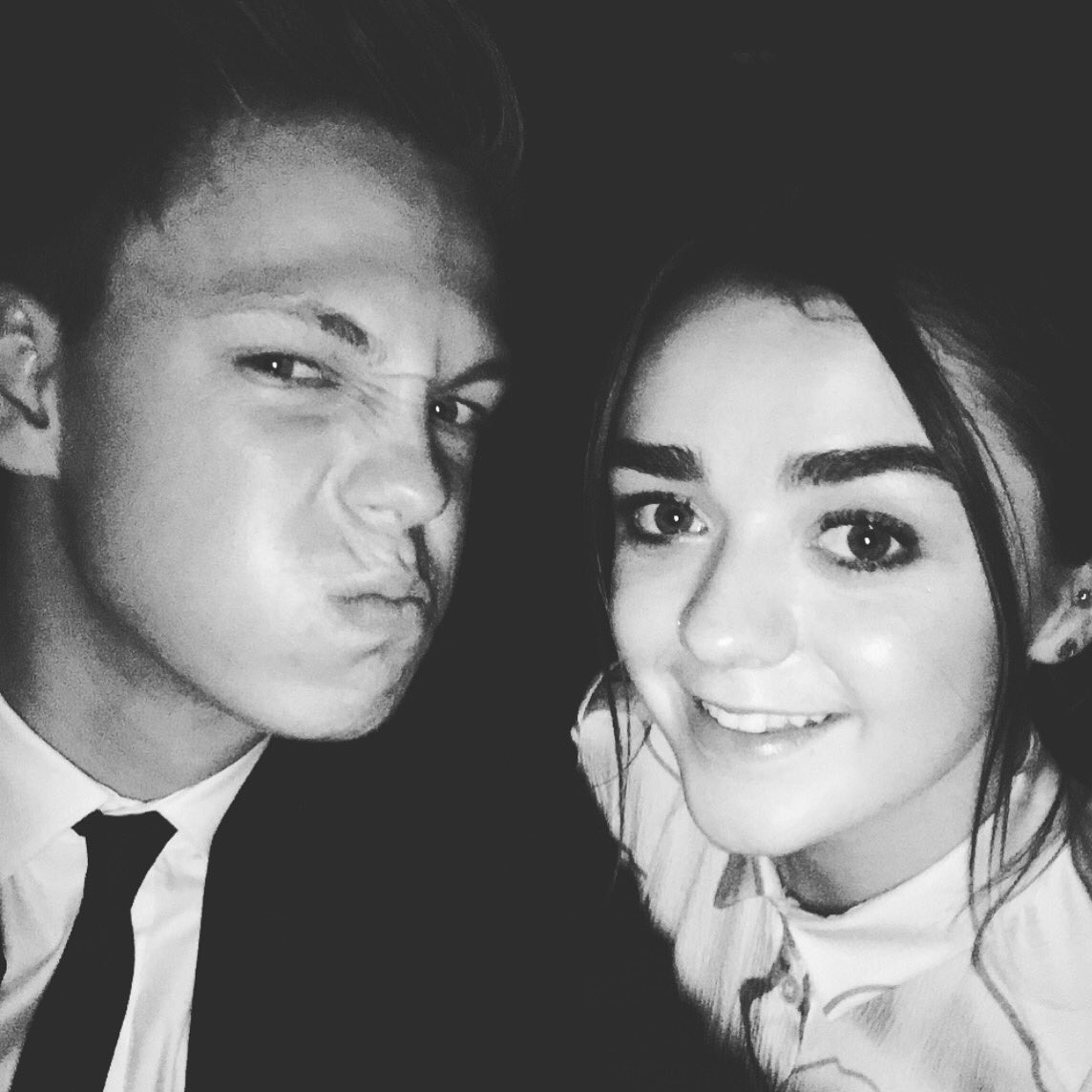 Caspar_Lee's tweet image. She's aMAISIEng!