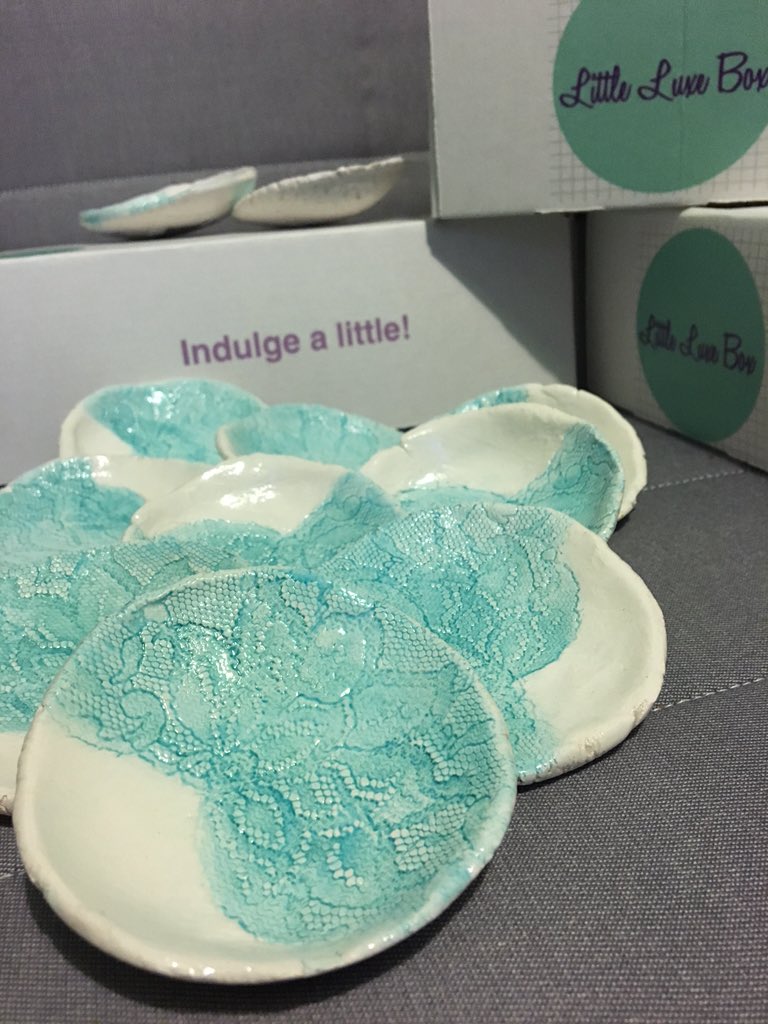 LittleLuxeBox's tweet photo. Mystery FINALLY solved-those darling ring holders are by Karen @ The Brick Kiln.Read more https://t.co/9kipF2miqB https://t.co/OYv9nCFW2k