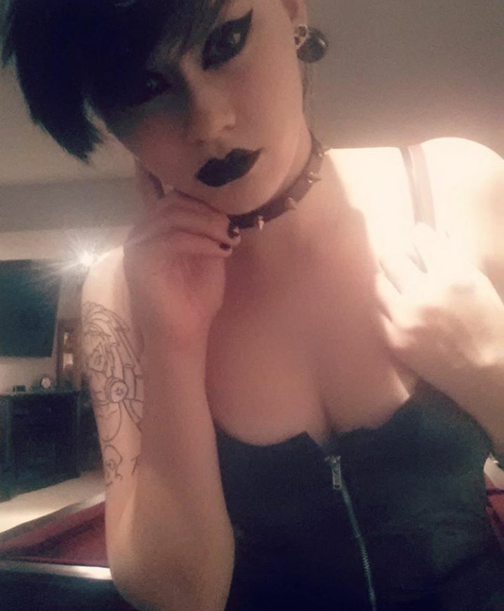 darkcatbb tweet picture