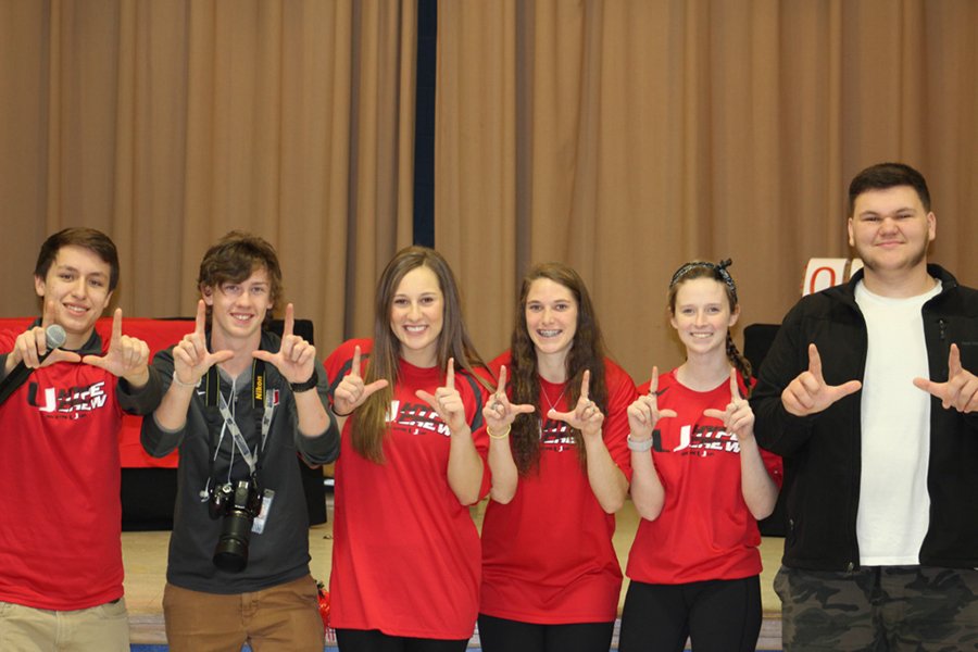 UHype kids help Cedar Ridge students Charge It Up! goo.gl/NBRz1M <a href="/UHypeCrew/">UHype Crew</a> <a href="/CedarRidgePTA/">CedarRidgePTA</a> <a href="/UnionHSTulsa/">Union High School</a>