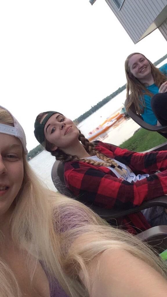 alexabennett_'s tweet photo. Happy birthday kristen🎉🎉🍻🍻❤ get turnt tonight but not ad much as this weekend😂😂❤ https://t.co/CkgN0lIRnp