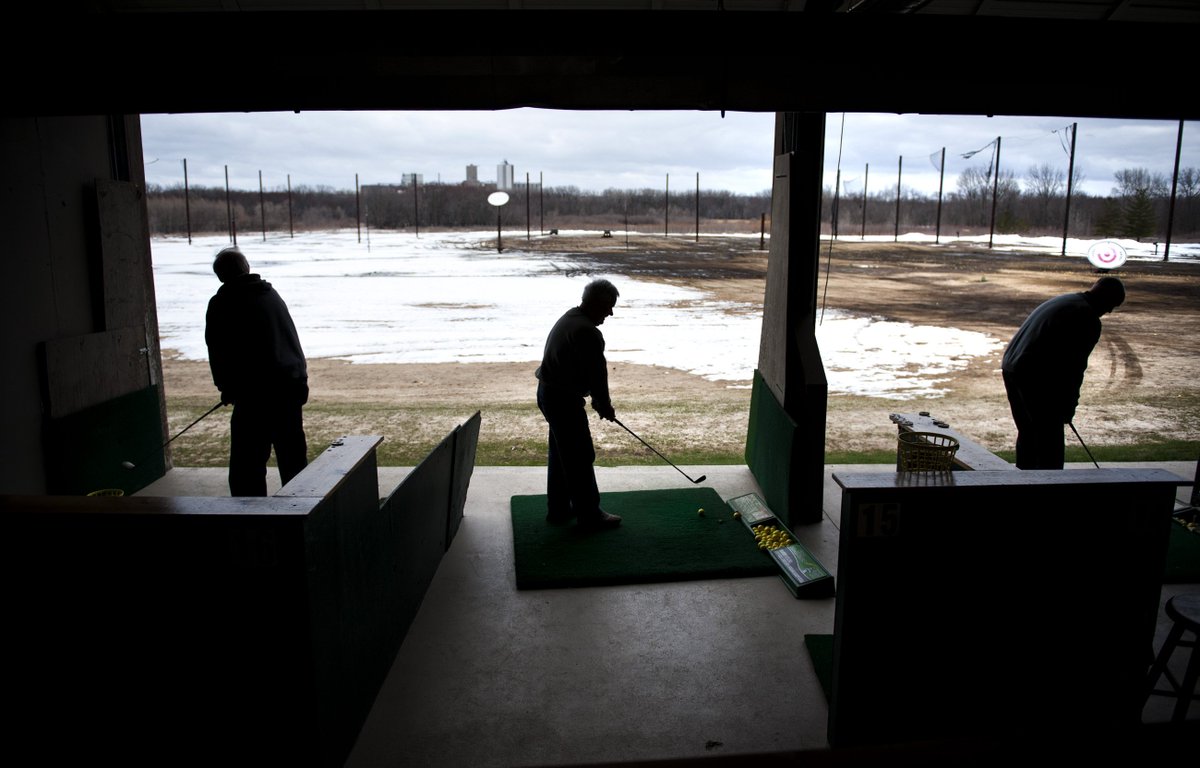 StribSports's tweet image. Dust off those clubs. A handful of Twin Cities golf courses &amp;amp; driving ranges open Saturday strib.mn/1RtVSCw