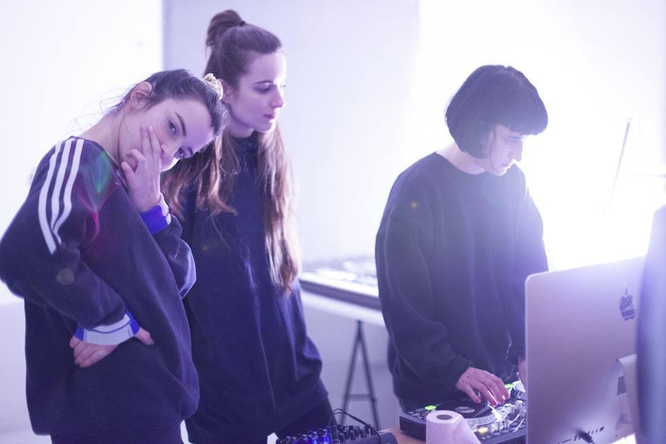 VICEhoroscopes's tweet photo. is teaching young women to DJ + produce going to solve dance music’s gender issue? https://t.co/qObC9LkgUY https://t.co/37GyH32JWd