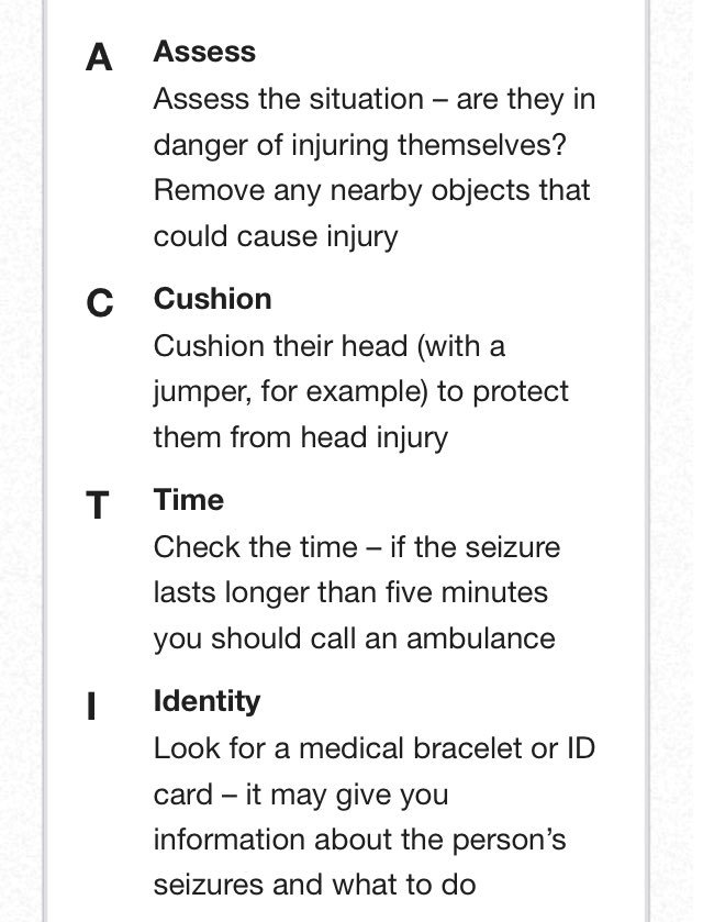 bigierosix's tweet photo. Important! Just a rough idea of what to do if you come across someone having a seizure! This could rly help someone! https://t.co/I40Nvf43hp