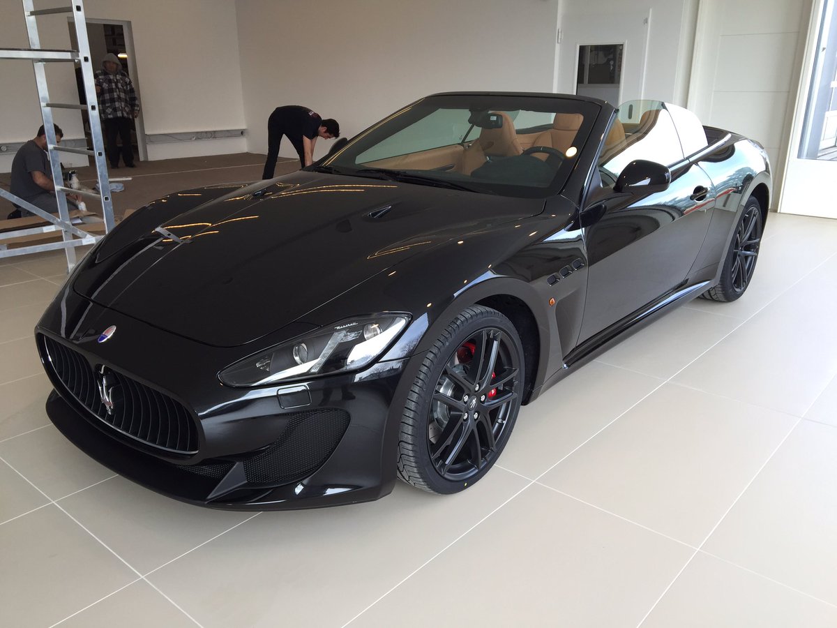 nicolao79's tweet photo. #FPGE Facchinetti Passion Cars Geneva. Getting ready for the opening of the brand new #Maserati #SHOWROOM. https://t.co/x2TvzAEer7