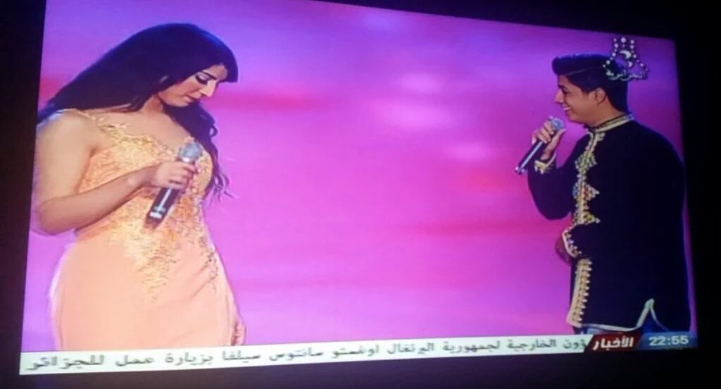 G_SouhilaIhab's tweet photo. #سهيله_ايهاب_ضيوف_الحان_وشباب 
كده كتير قلبنا ياناس😭😭💗💗
#SouhilaBenLachhab #IhabAmir 
@SuhilaBnLachhab @Ihab_Amir https://t.co/y6SyqkxowV