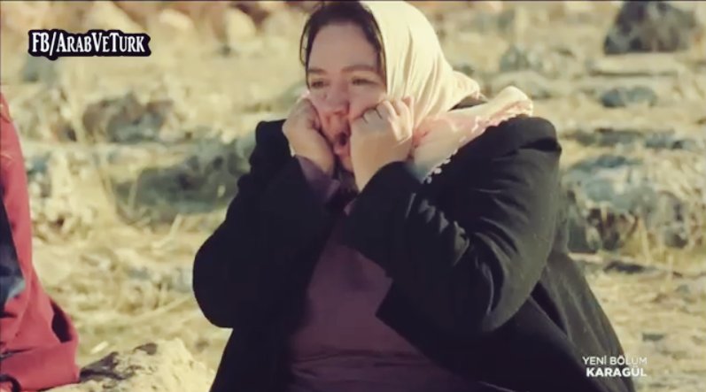 Hudamohammedza's tweet photo. المصايب نازلة عليهم من كل الجهات 😭😭💔 المشهد نهاية الاعلان بيخوف 😭😭😭😳 يعني مافينا نشوفهم مبتسمين شوي 😭 #Karagül https://t.co/u5DNPrJkio