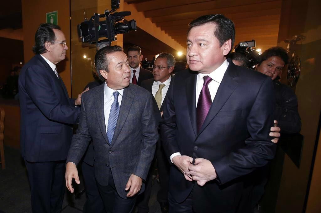 CCQ_Mx's tweet image. En democracia, gobierno de las voces múltiples, hemos sostenido un fructífero diálogo con @osoriochong y @LVidegaray