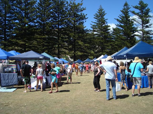 thechicknshack's tweet image. Spending the last weekend of Summer down at Palmy Markets? Stop by 
#TheChicknShack for your lunch time feast!