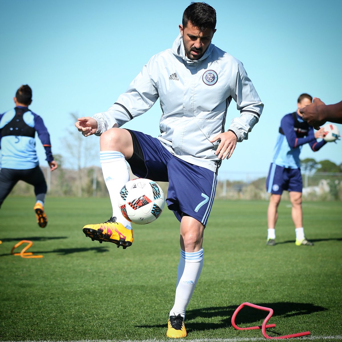 Seguimos entrenando fuerte. Mañana otro partido amistoso. Vamos <a href="/NYCFCEspanol/">NYCFC Español</a> #WeAreOne #preseason2016