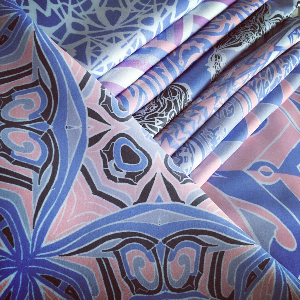 claosUK's tweet photo. #pantonecoloroftheyear #serenityblue #rosequartz #textiledesign #ukdesign #fabrics #adeepershadeofblue :-) https://t.co/TyApVbBM8k