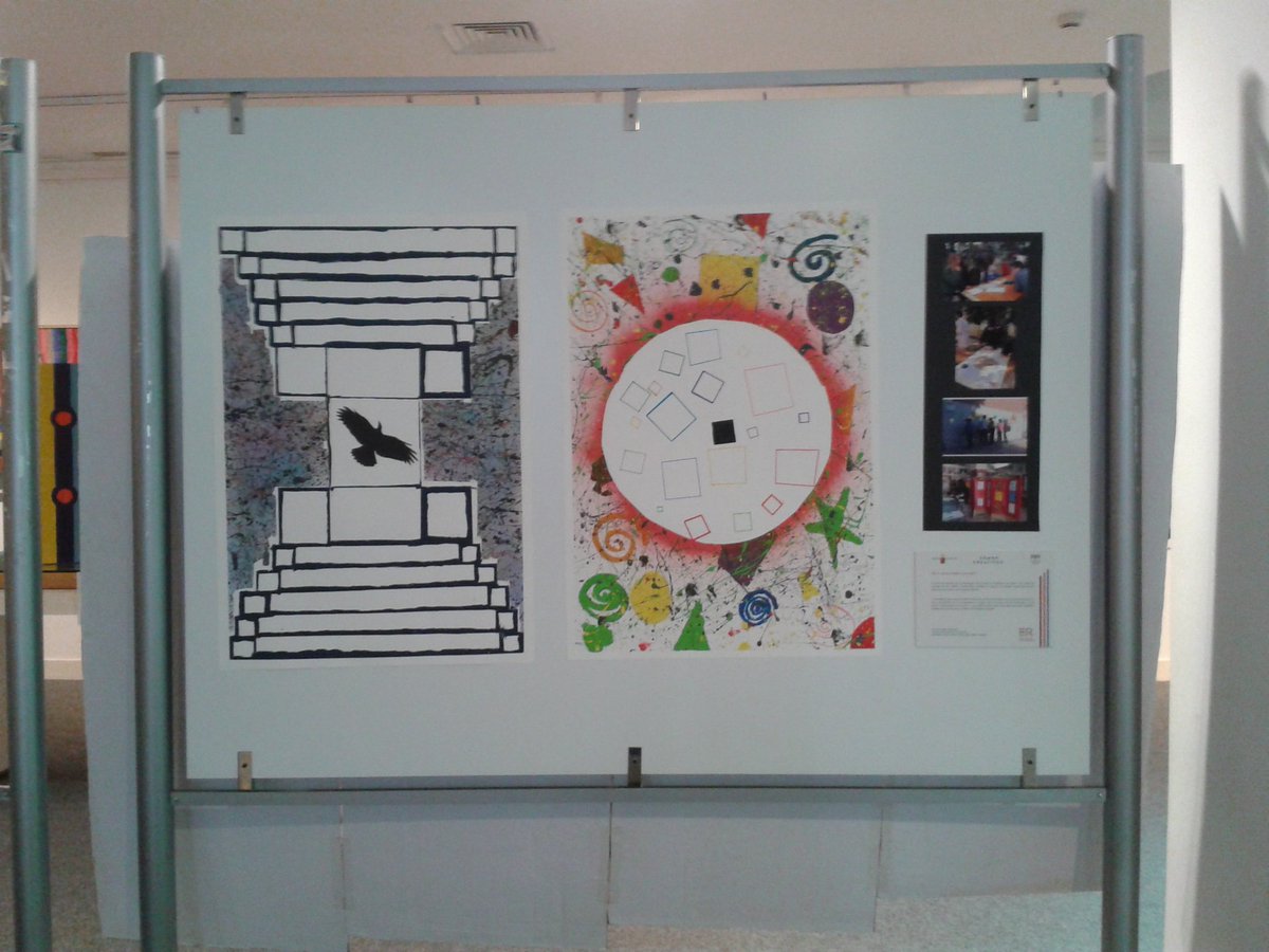 vjmarin2000's tweet photo. Montando la exposición SOMOS CREATIVOS.
Vaya pedazo de obras de arte que han hecho los alumnos de 1°C, 1°D y 3°C!! https://t.co/KBB0l6Qlul