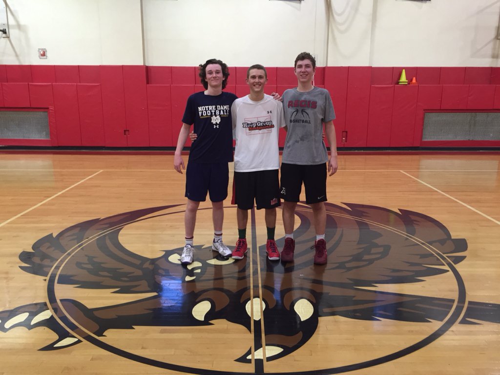 Regis_Service's tweet photo. Catalyst 3v3 Kibera benefit. Thanks to all the teams! And congrats to our champs, Team Lee!! @RegisHighSchool https://t.co/3e6E1UW61r
