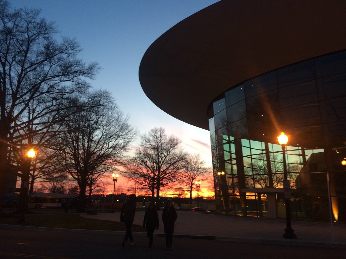 arenastage's tweet photo. *sigh* ☺️ #DCsky #arenastage https://t.co/c8Q0Gydc6w