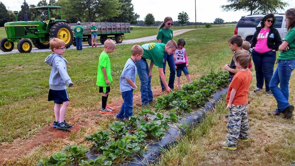 growfuture's tweet image. Grow Your Future helps teach children about agriculture