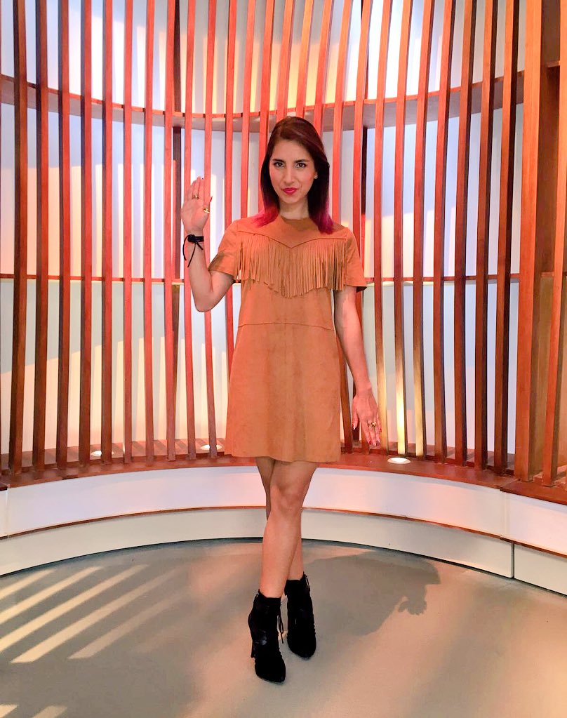 RivaPopMusic's tweet photo. Hao✋🏼! Pop-cahontas aquí reportándose 🔥

#RIVALook de Viernes 🍂 https://t.co/GvbkGAPFpg