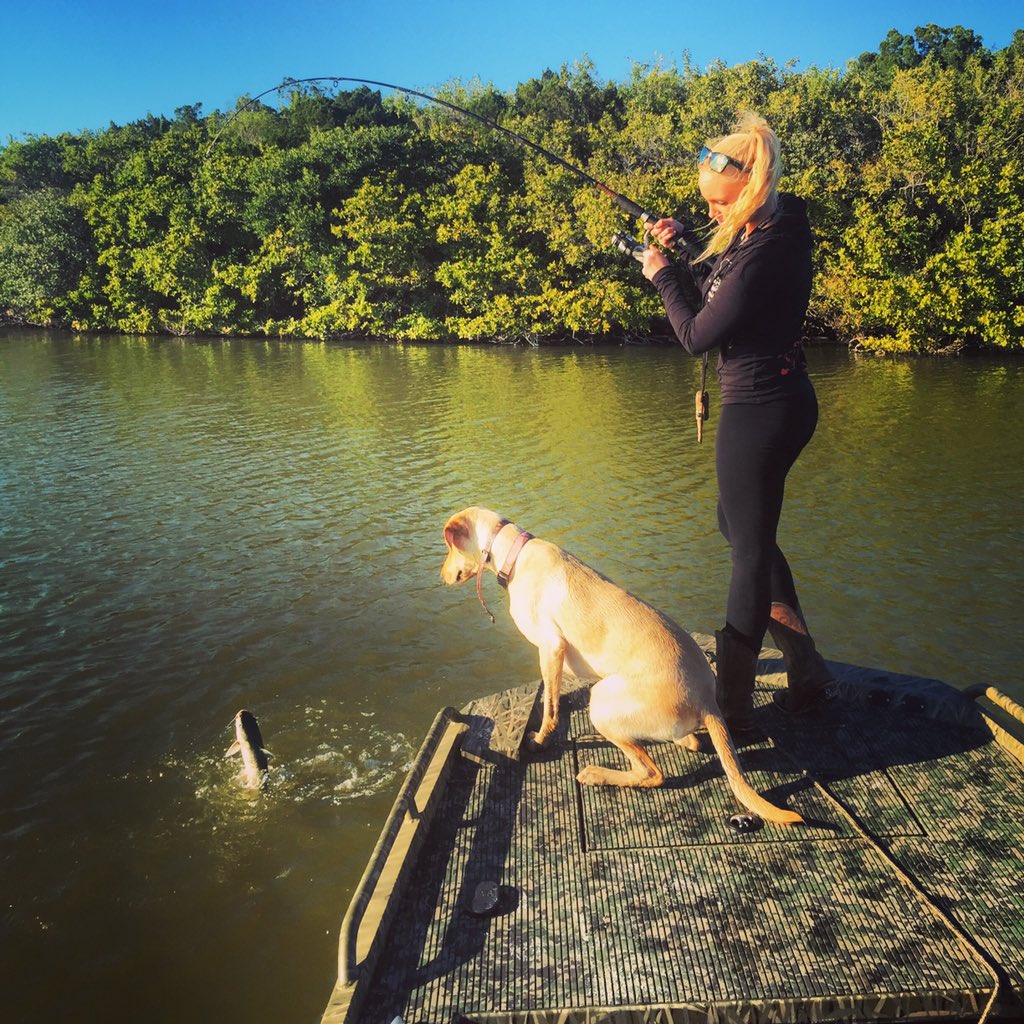 xtine_pulliam's tweet photo. Little afternoon fishing Friday with my girl.. She's a better duck dog. 😂🎣 #fishing #Friday #lab https://t.co/Ykmxn8leAh