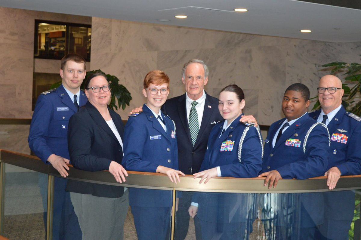 DEWGCAP's tweet photo. DEWG cadets and seniors meet with Senator Tom Carper at his Washington DC office during CAPs Legislative Day 2016 https://t.co/WYegZlDErJ