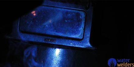What makes one auto darkening welding hood better than another? Check out #11. bit.ly/best-dark-weld…