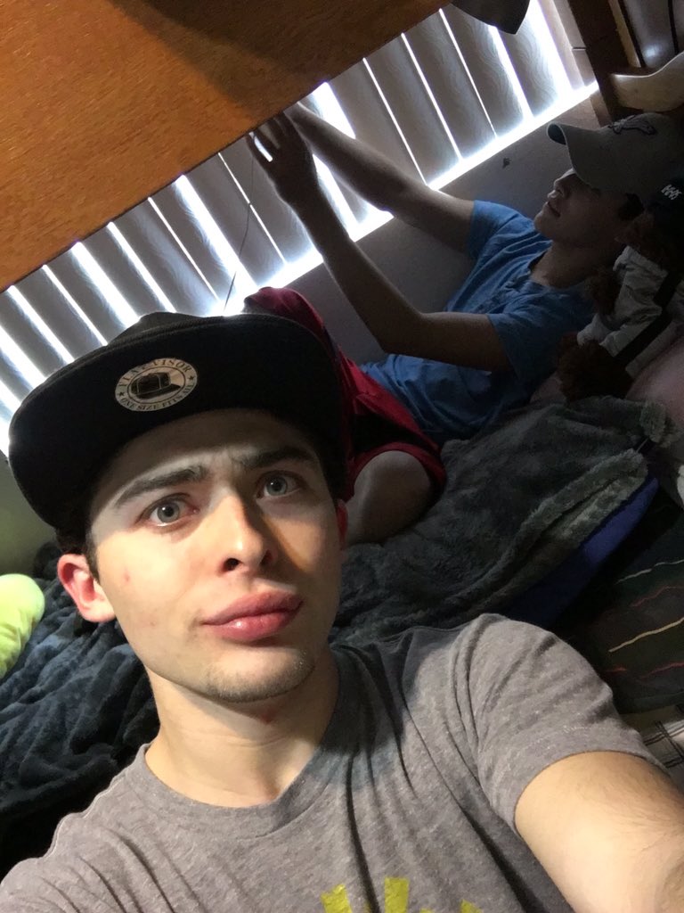 ryanochoa's tweet image. LIVE ON YOUNOW! Add us @OchoaBoyz and get ready for our new video going live in 40 minutes @ 4pm PST! #NewSegment