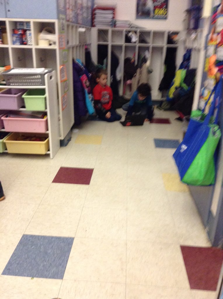 stacy_mcmullen's tweet photo. Learning how to insert video responses in @Schoology discussions! #cddolphins @TomGavin #iEducator https://t.co/87SY5CrYAx