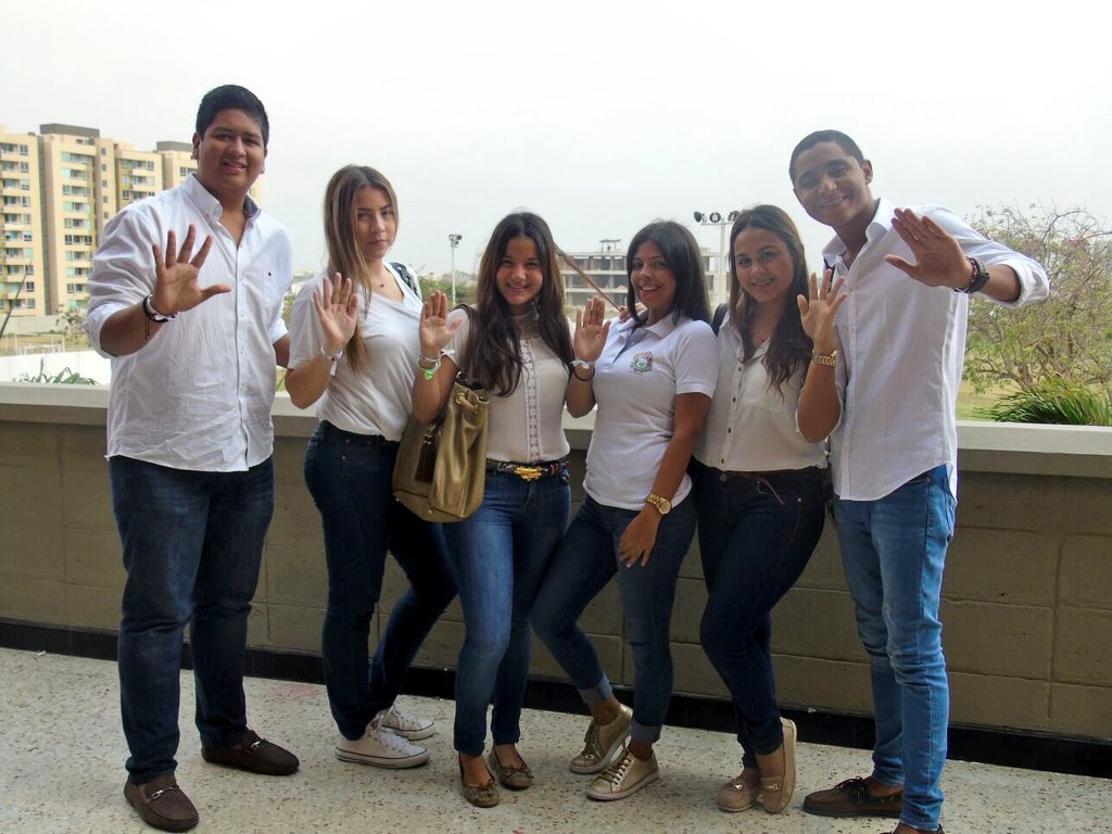 MUlibre's tweet photo. Equipo manos limpias #votodeopinion #tucausanuetroefecto #pasalabola https://t.co/LcovzKASLb