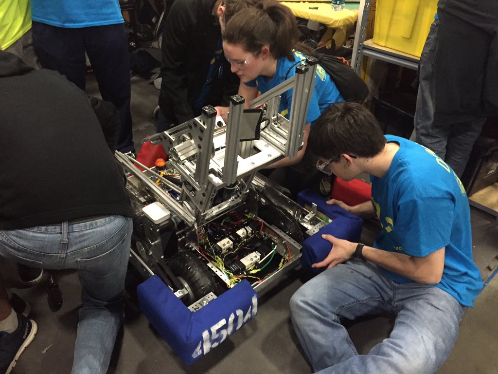 bcr4504's tweet photo. Switching out the bumpers for the morning competitions! https://t.co/9A6ntugpxz