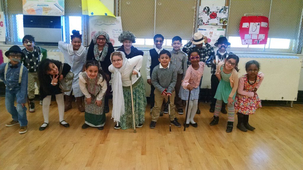 2ndGradeJKO's tweet photo. #class203 dresses up like we are #100yearsold for the #100daysofschool @PS66JKO https://t.co/8F7HVvBwus