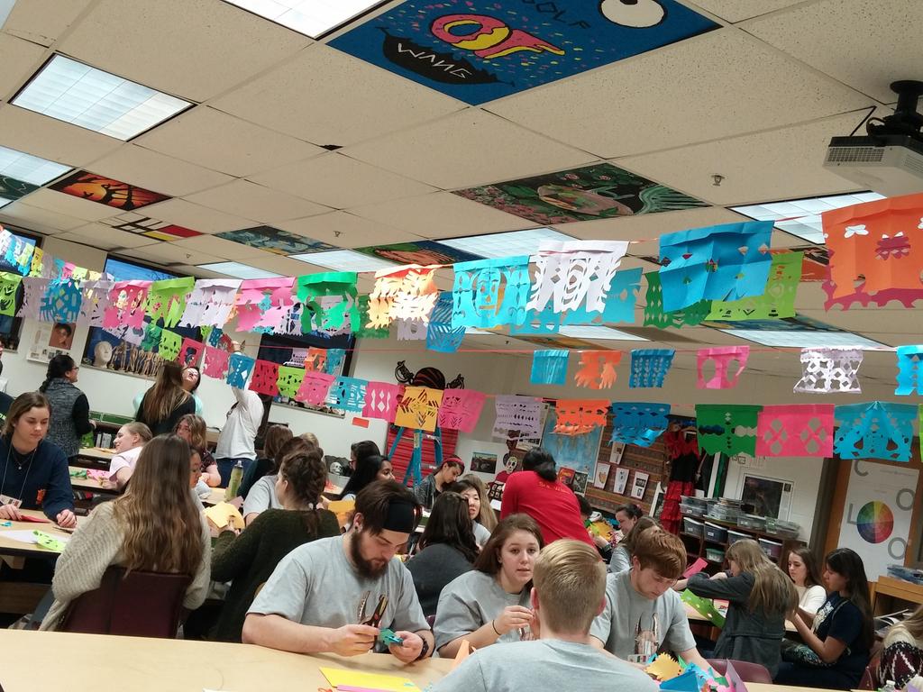 RyleArtDept's tweet photo. Papel picado's in Ryle Art Room created by Spanish Honor Society Conv. #shh2016 @ryleartdept @ataylorshds #ryleart https://t.co/VUhVUHRy2V