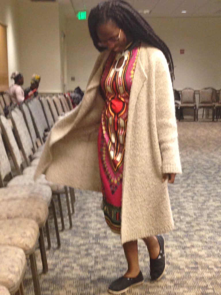 halleayo's tweet photo. When your dashiki dress slays on all them #AfricanTakeoverDay https://t.co/OqkplCOjRB