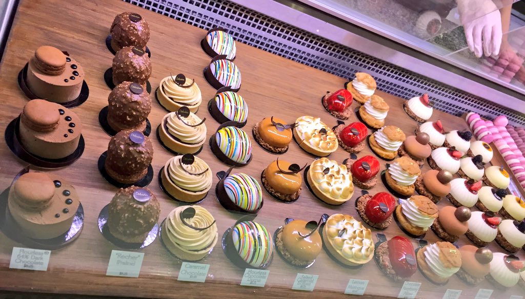 LindsayMulligan's tweet photo. Next stop @delyseestoronto #TooMuchDeliciousness #ParisianStyle https://t.co/udjNUnGT1T
