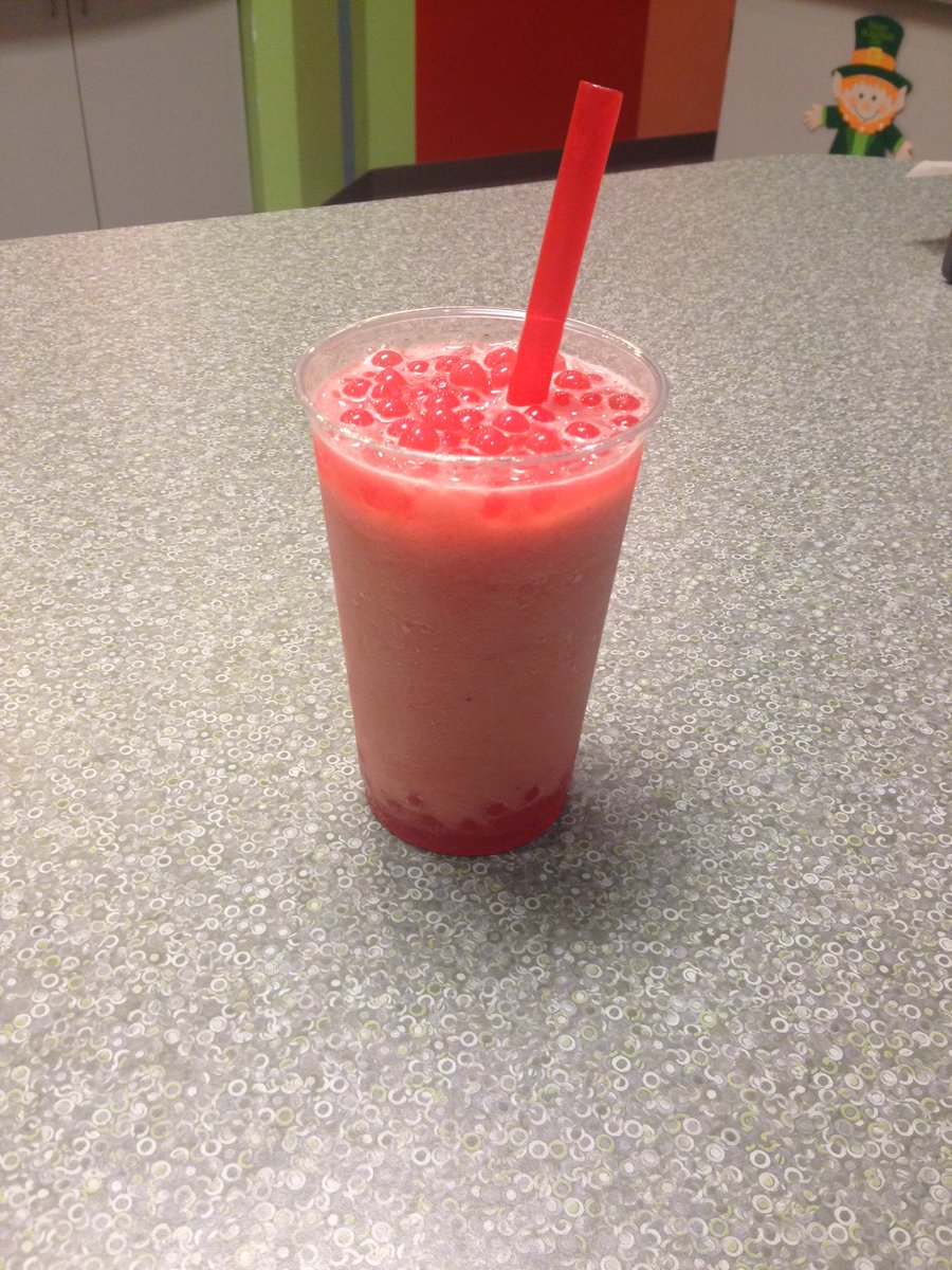 zoyofortwayne's tweet photo. Come get your strawberry margarita boba smoothie before they run out! 🍓 #myzoyocreation https://t.co/fPlrMrQGE9