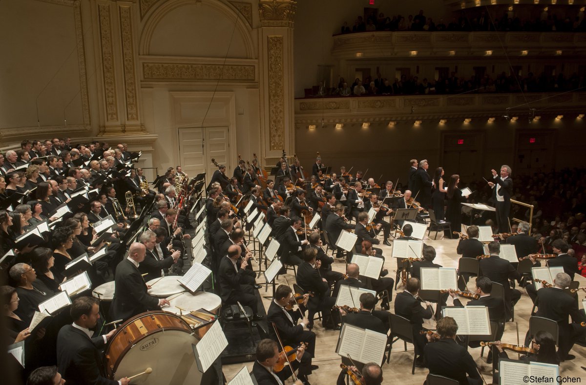 Can you listen to WQXR online?