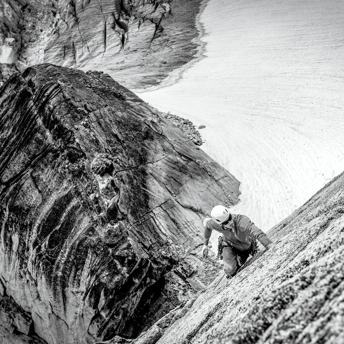 BlackDiamond's tweet photo. The 9-pitch Surf's Up, 5.9, during a rare 12-day climbing window in the Bugaboos. #liveclimbrepeat https://t.co/ZplSuuiZpd