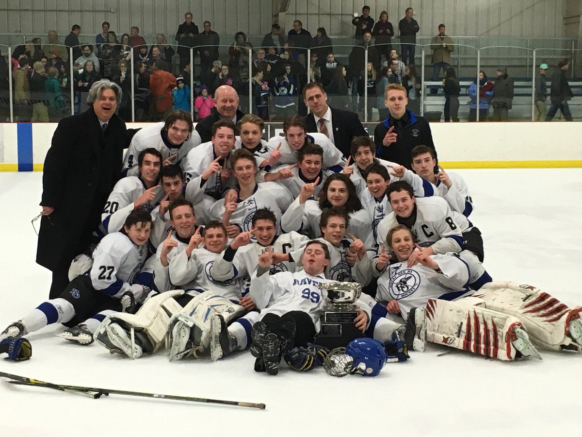 JasonESchmitt's tweet photo. Royal Oak wins share of OAA White hockey title with 6-4 win over @BU_Kings. Story/photos later on #miprepzone https://t.co/4OcO2Ycl5p