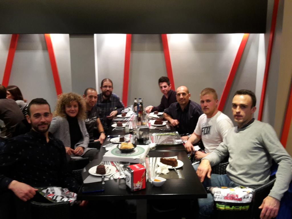 multibikelleida's tweet photo. Cena inicio temporada con los #companeros de #Equipo en @Newclass lleida @SilincodeLleida @NutriSport_SA @aralleida https://t.co/77bOpXqHtu