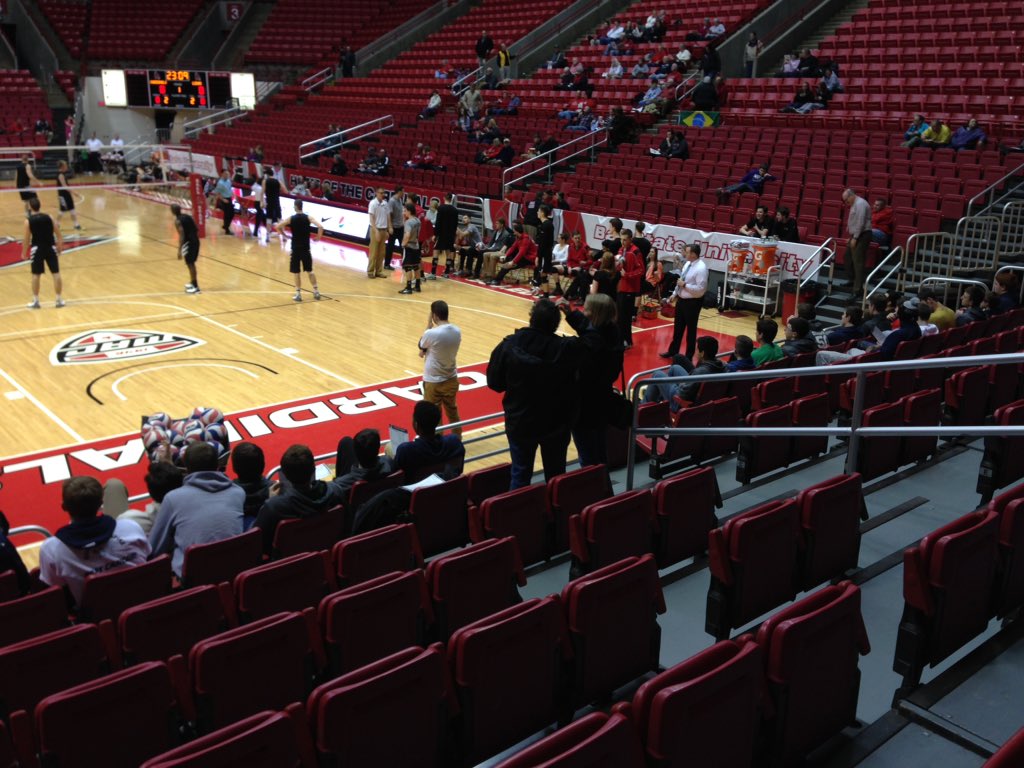 onlygara's tweet photo. Men's @cathedralvball program @ #BSU tonight. 👍🏻#coachlow #irishindahouse https://t.co/Df2dxmzg9T