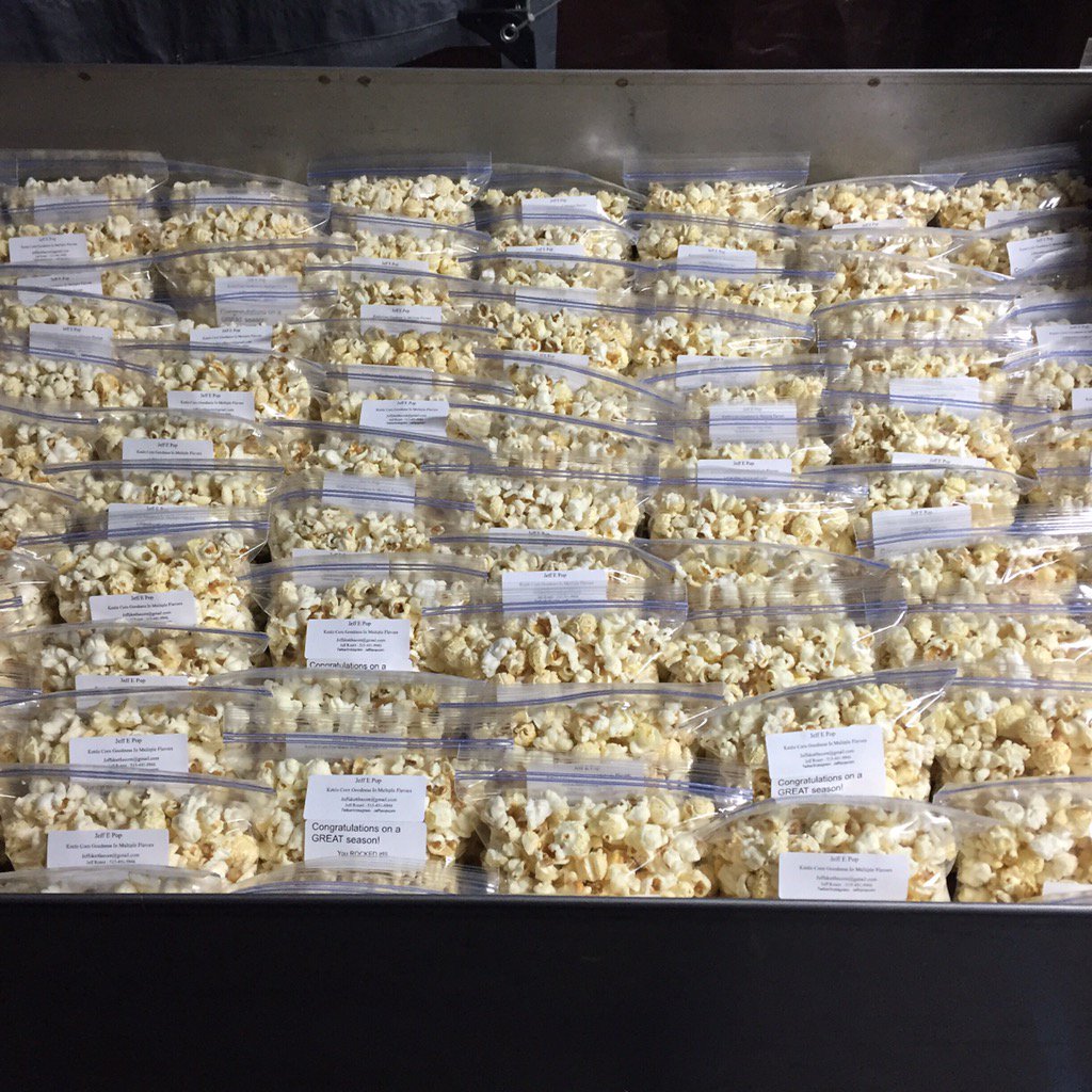 Jeffspopcorn's tweet photo. Treat bags for Altoona Campus 3rd & 4th grade girls hoops!
Great season girls!!
#jeffspopcorn
#notechnicals https://t.co/kTtCWD5ReB
