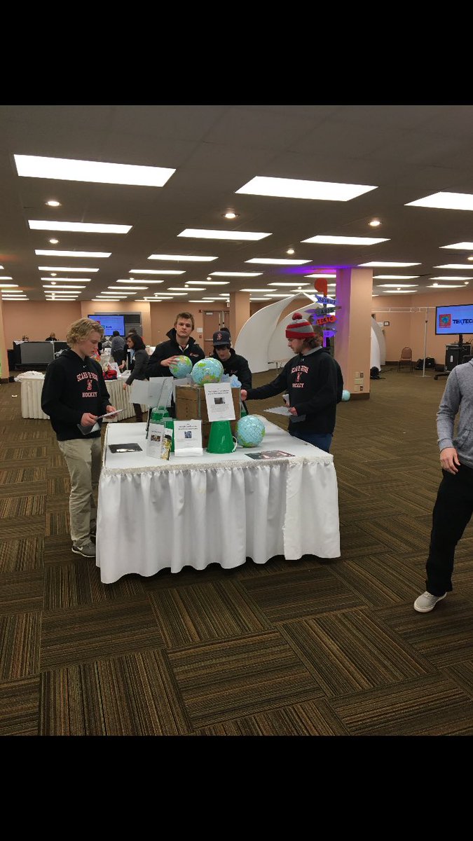 redstorm_sports's tweet image. Boys Hockey volunteering at the Center for Grieving Children- Champions on and off the ice!! GREAT JOB STORM!