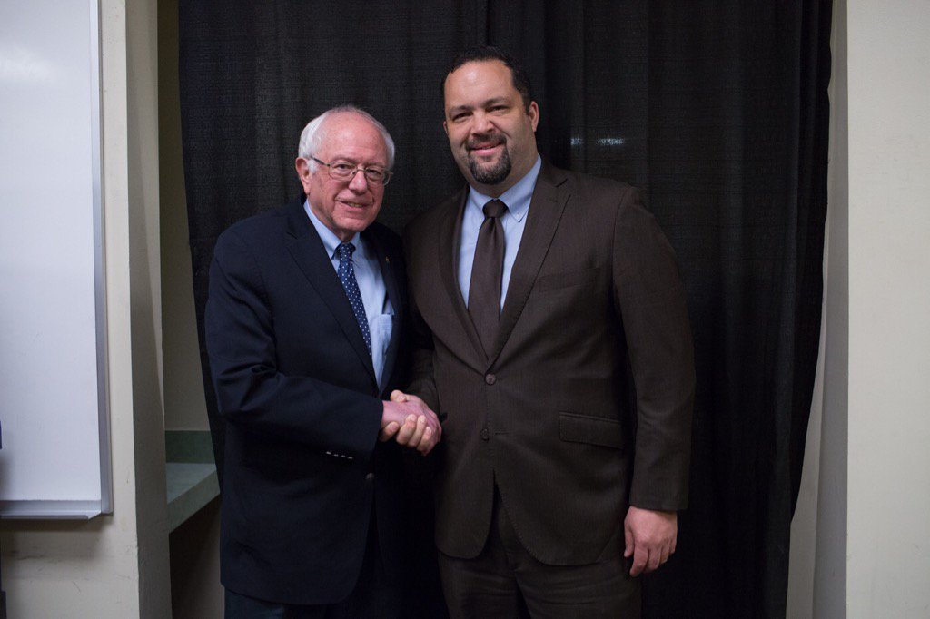 Rich_fxdump's tweet photo. Champion of the people? Yeah > with decades to back it up. #GetOnBerniesLevel #BernieSandersforSC https://t.co/aIn2pOKEAt