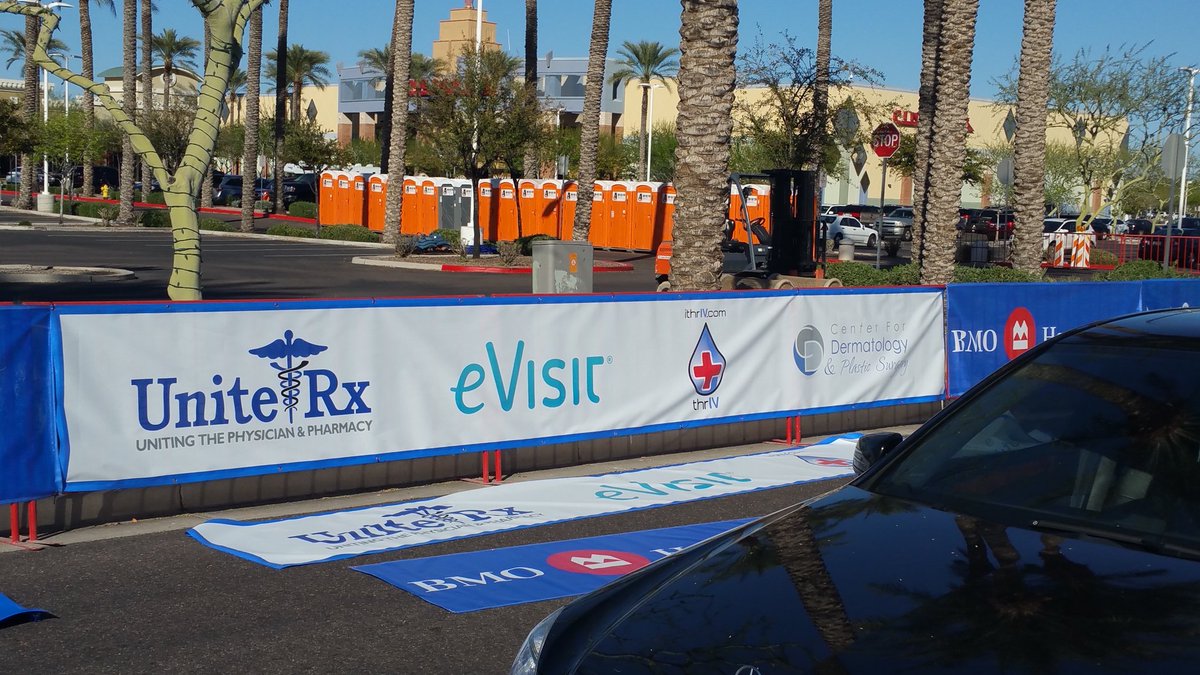 thrIVAZ's tweet photo. 2016 Phoenix Marathon Medical Team https://t.co/lMxshJW6h4