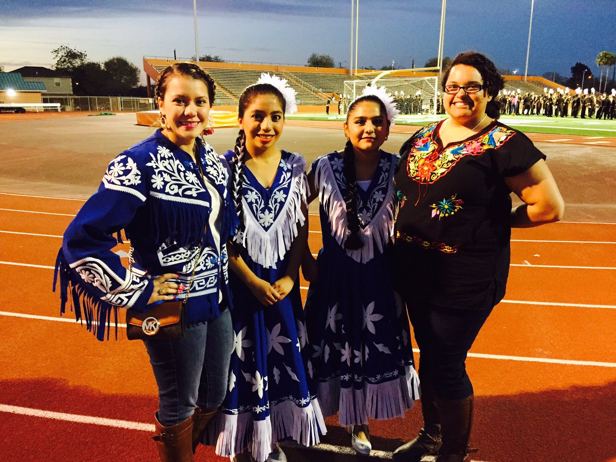 Y_Hdz12's tweet photo. Our wonderful students #CharroDays #ICPBrownsville https://t.co/kKgk1UfDBo