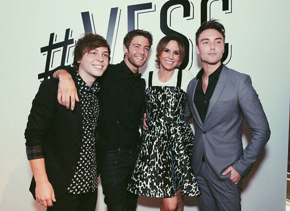 wesleystromberg's tweet photo. Thank you so much to @BryanMMoore , @KeltieKnight , @VanityFair & @VFsocialclub! Best Time Ever! #Emblem3App #VFSC https://t.co/GGI3bwLerQ