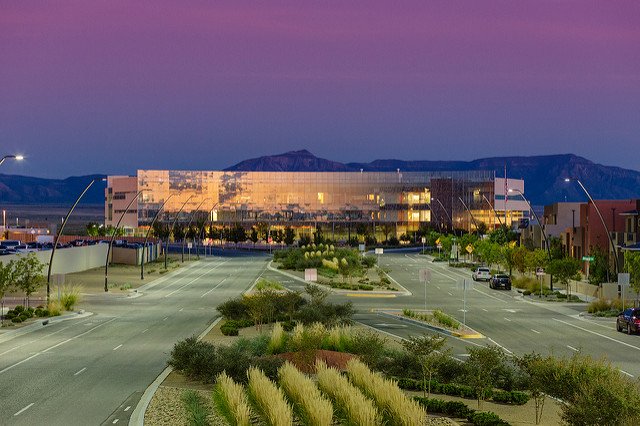 MesadelSolNM's tweet photo. #AperatureCenter purchased by SC3, a group with local ties. #PureMesa #Albuquerque
https://t.co/Fq6cWYkDWu https://t.co/QAt1oGq9eo